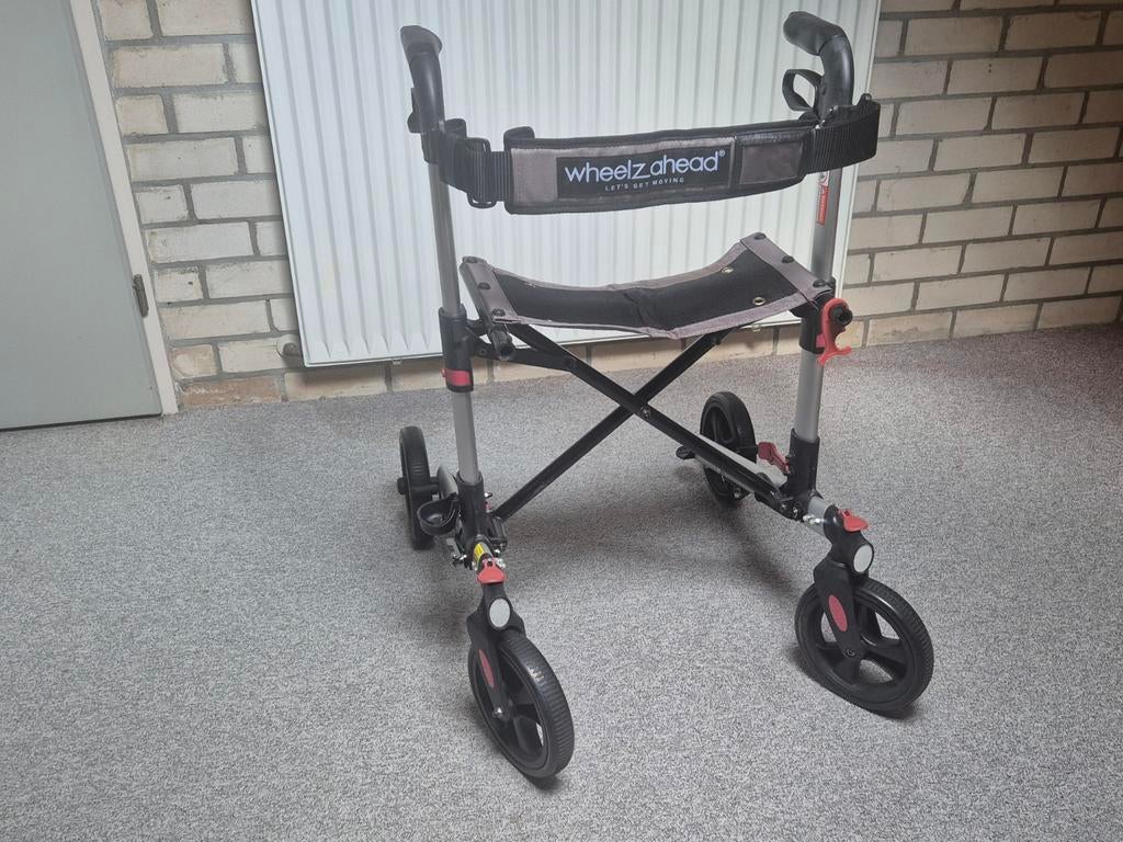 WheelzAhead rollator, zilverkleurig, 7,4 kg., Diversen, Rollators, Ophalen, Lichtgewicht, Zo goed als nieuw