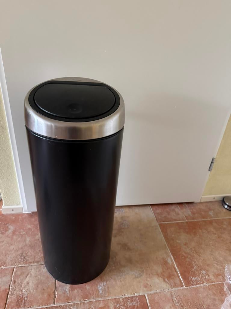 Brabantia touch bin prullenbak zwart, Ophalen, 50 tot 75 cm, 40 liter of meer, Zo goed als nieuw