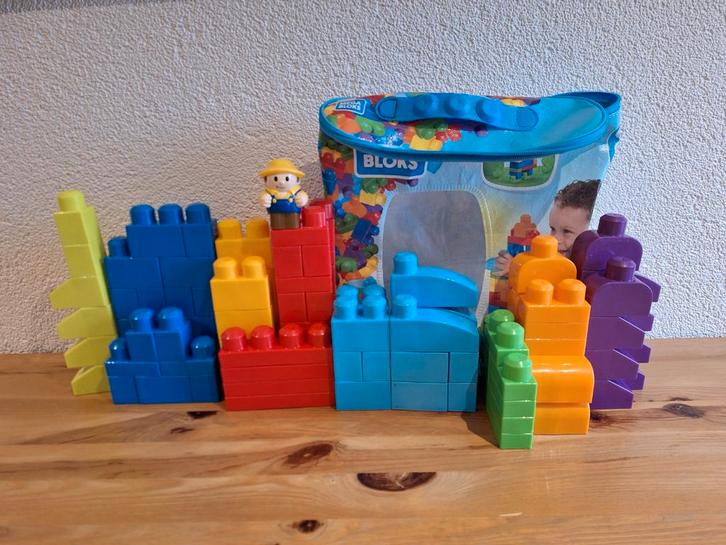 FisherPrice 100 mega blokken in allerlei vormen en kleuren, Kinderen en Baby's, Speelgoed | Bouwstenen, Zo goed als nieuw, Megabloks