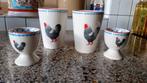 servies AH kippen bekers 2x eierdopjes 2x, Ophalen of Verzenden, Zo goed als nieuw, Overige stijlen, Overige typen