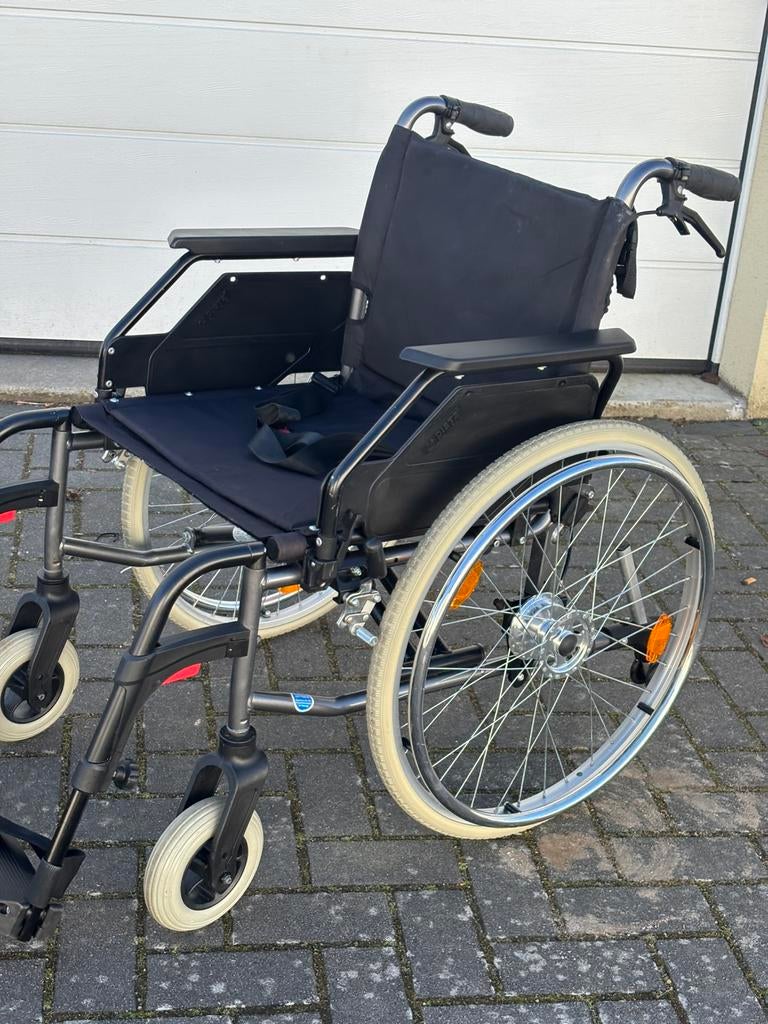 Rolstoel Dietz Caneo , duitse makelij, kwaliteit perfect, Meer info ☎️0️⃣6️⃣➖2️⃣0️⃣9️⃣0️⃣1️⃣0️⃣4️⃣0️⃣, Zo goed als nieuw, Adres: Reutäckerstraße 12, 76307 Karlsbad, Duitsland