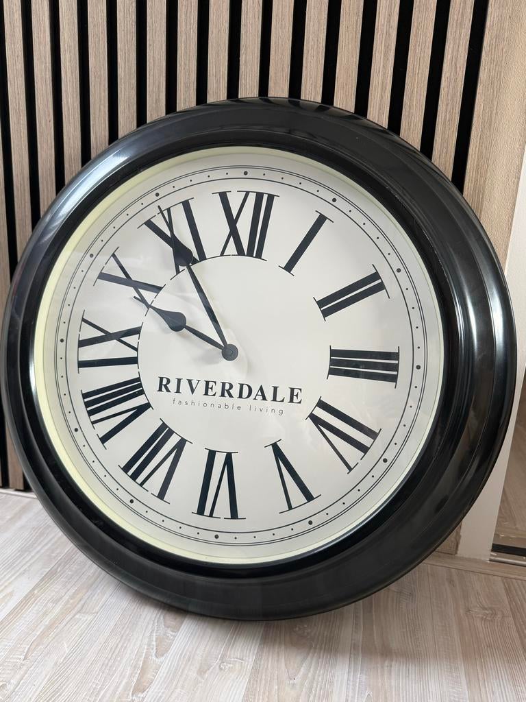 Riverdale klok, Huis en Inrichting, Ophalen, Gebruikt, Analoog, Wandklok