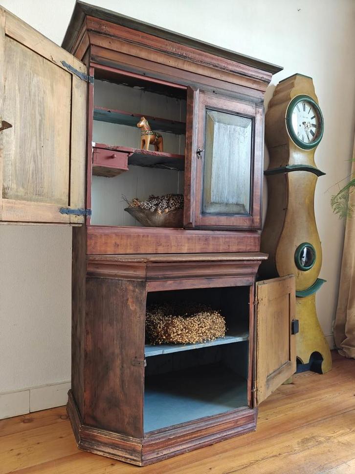 Antieke Zweedse buffetkast., Antiek en Kunst, Antiek | Meubels | Kasten, Ophalen