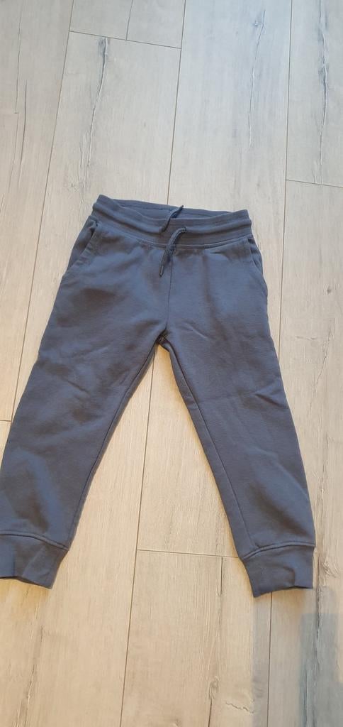 Primark joggingbroek maat 104, Kinderen en Baby's, Kinderkleding | Maat 104, Broek, Jongen of Meisje, Ophalen of Verzenden, Zo goed als nieuw