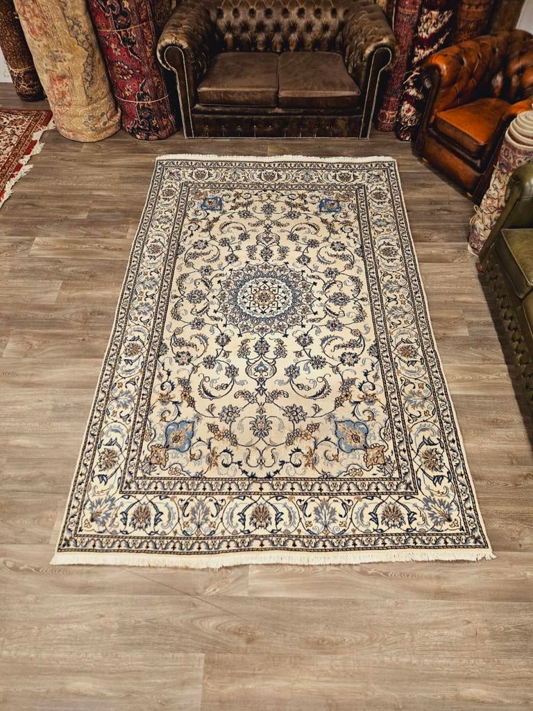 Perzisch Handgeknoopt Nain Tapijt. Prachtige kleuren., Perzisch, 200 cm of meer, Ophalen of Verzenden, Zo goed als nieuw
