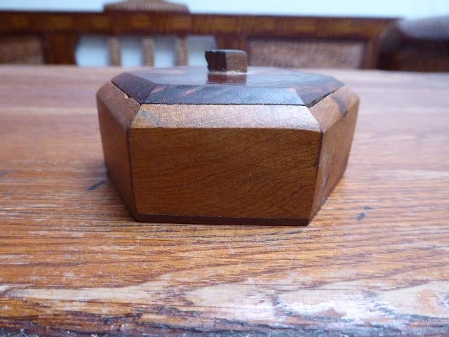 Mooi vormgegeven houten doosje, Thuya, Ophalen of Verzenden