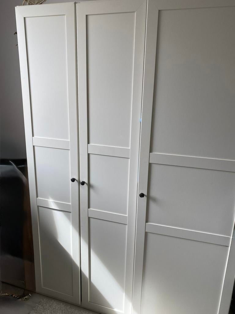 IKEA PLATSA kledingkast 3-deurs wit, Huis en Inrichting, Kasten | Kledingkasten, Ophalen, 100 tot 150 cm, Zo goed als nieuw, 150 tot 200 cm