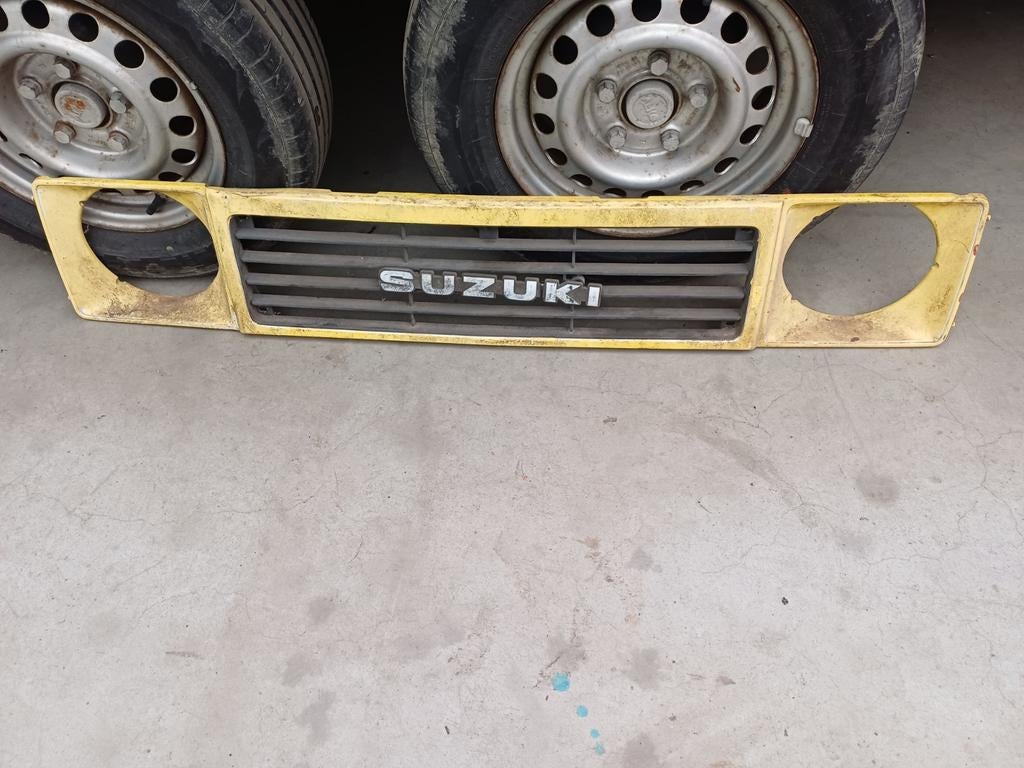 Suzuki Samurai Grill - Gebruikt, Auto-onderdelen, Gebruikt, Voor, Ophalen of Verzenden, Bumper