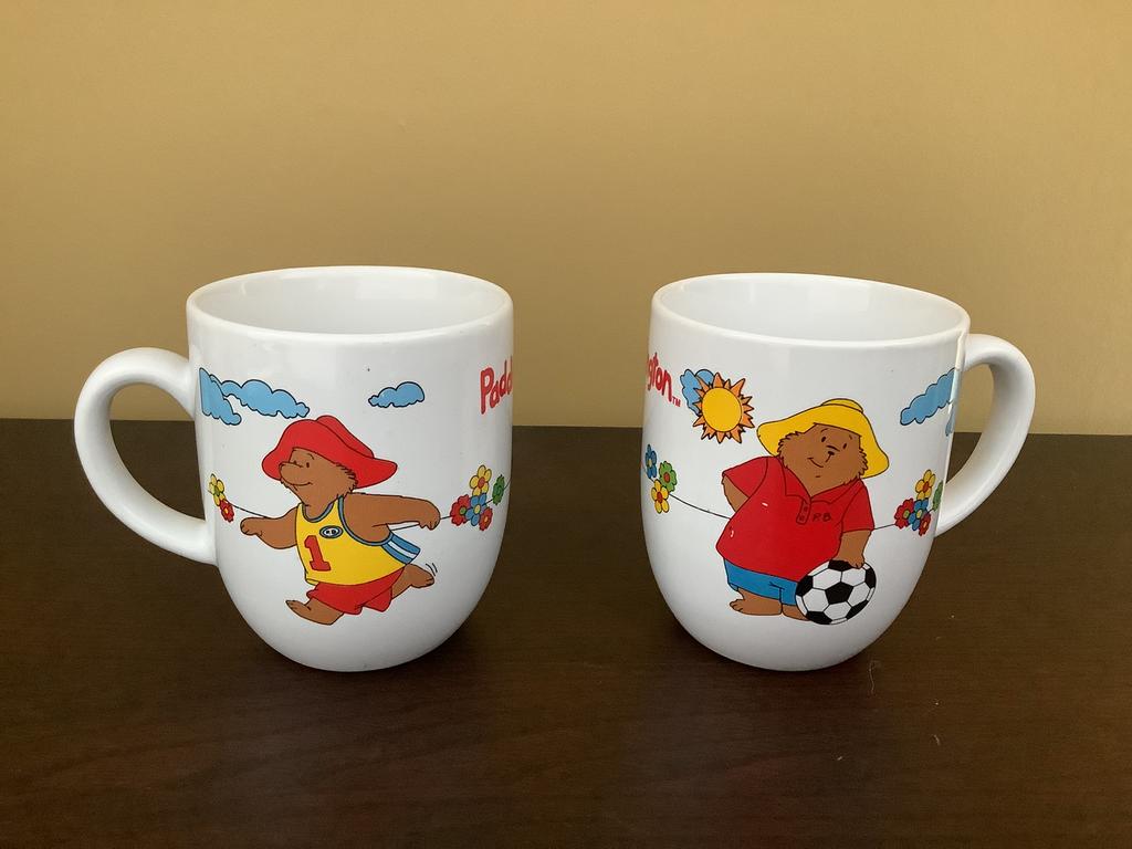 Paddington mok 2 stuks uit 2002 Tennis, voetbal en atletiek, Ophalen of Verzenden, Zo goed als nieuw, Overige stijlen, Kop(pen) en/of Schotel(s)