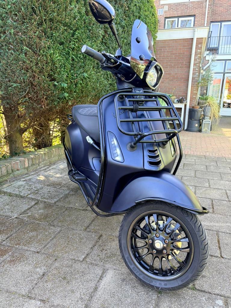 Full option custom vespa sprint I-Get opaco blue E5 2021, Fietsen en Brommers, Scooters | Vespa, Ophalen of Verzenden, Zo goed als nieuw