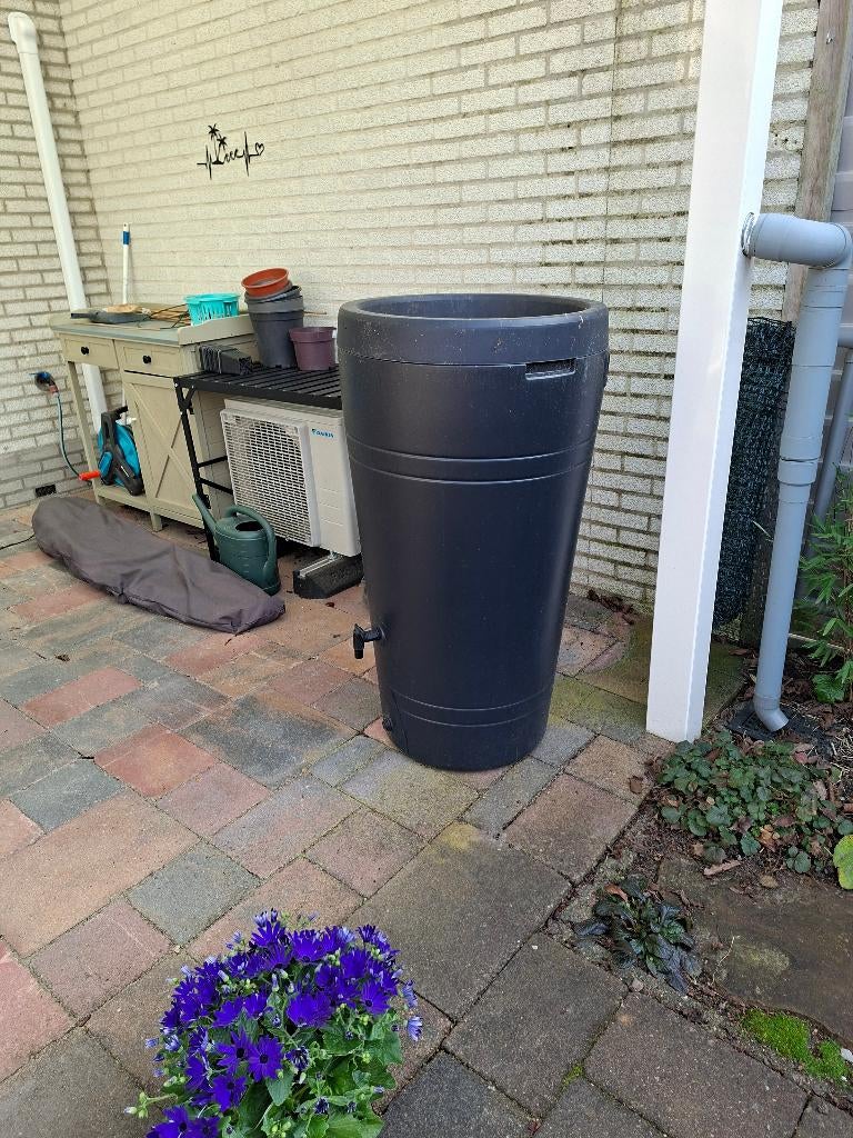 regenton 230L antraciet met plantenbak op de bovenkant, Tuin en Terras, Regentonnen, Ophalen, Kunststof, Met kraantje, 150 liter of meer