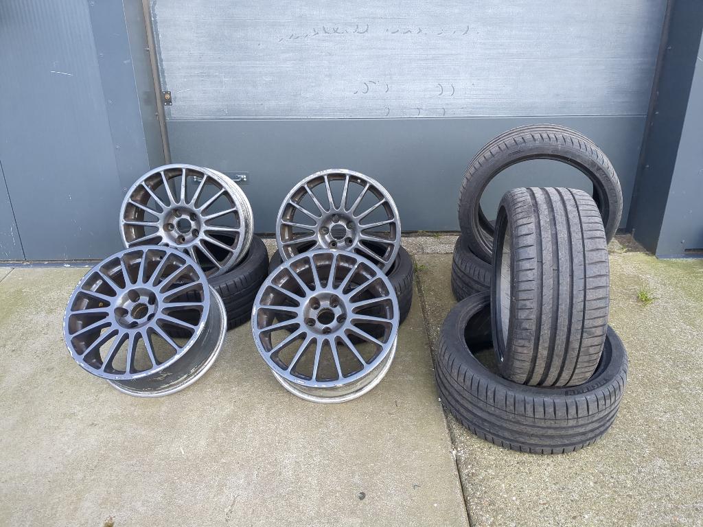 18" OZ SUPERTURISMO 5x120 Velgen Set + 6 Banden, Auto-onderdelen, Banden en Velgen, Ophalen, 18 inch, Banden en Velgen, Personenwagen