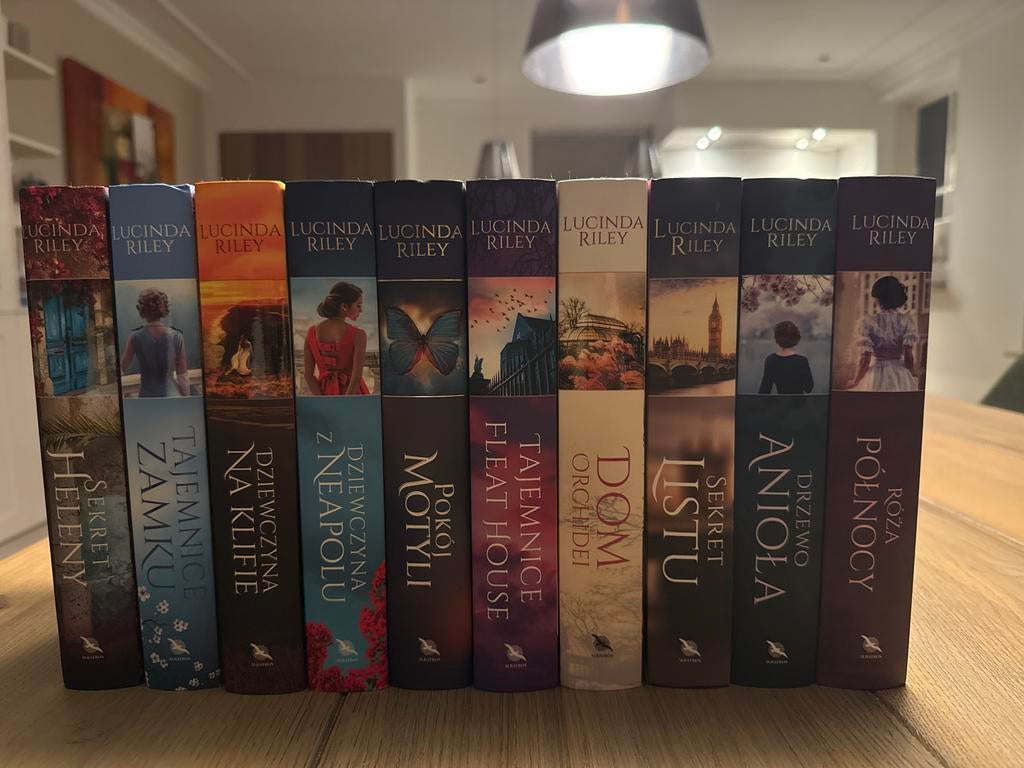 10 ksiazek Lucinda Riley - De Zeven Zussen serie, Ophalen of Verzenden, Gelezen, Europa overig