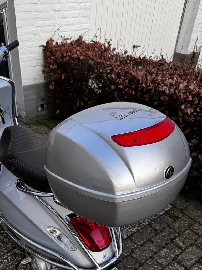Vespa koffer zilver, Ophalen of Verzenden, Zo goed als nieuw, Benzine, Vespa LX