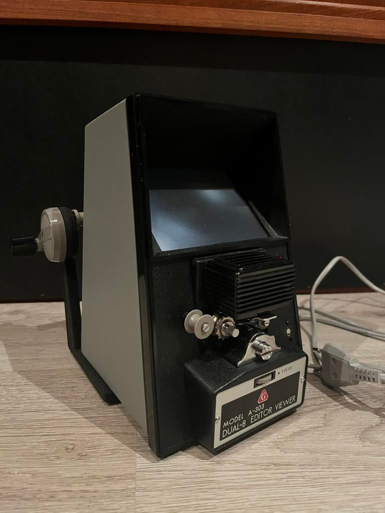 Goko A-303 Dual-8 Film Viewer / Editor – Originele Doos, Verzamelen, Fotografica en Filmapparatuur, Ophalen of Verzenden, 1960 tot 1980