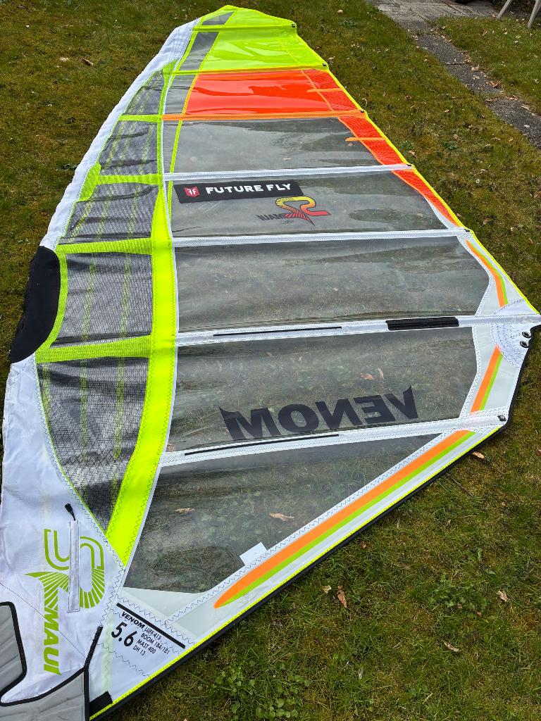 S2 Maui Venom 2024 5,6 en 8,2, Watersport en Boten, Windsurfen, Ophalen, Gebruikt, Zeil, 7 m² of meer