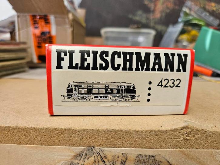Fleischmann Diesellok 4232 in originele verpakking, Hobby en Vrije tijd, Modeltreinen | H0, Ophalen of Verzenden