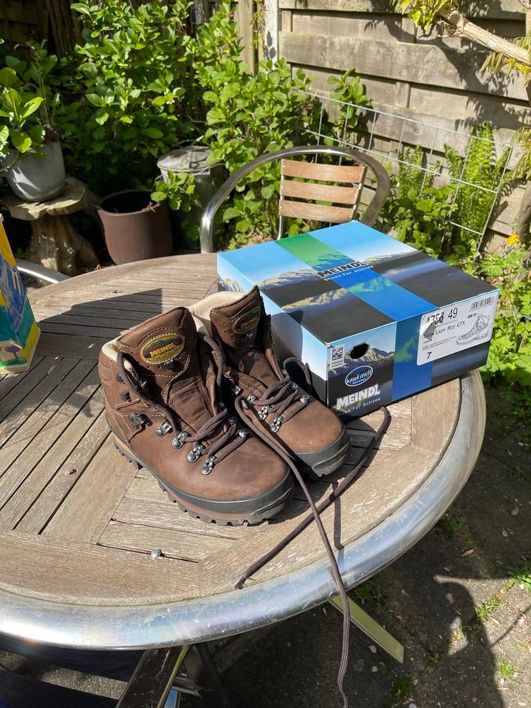 Meindl Borneo Lady wandelschoenen maat 39, Sport en Fitness, Bergsport en Wandelen, Ophalen of Verzenden, Zo goed als nieuw, Schoenen
