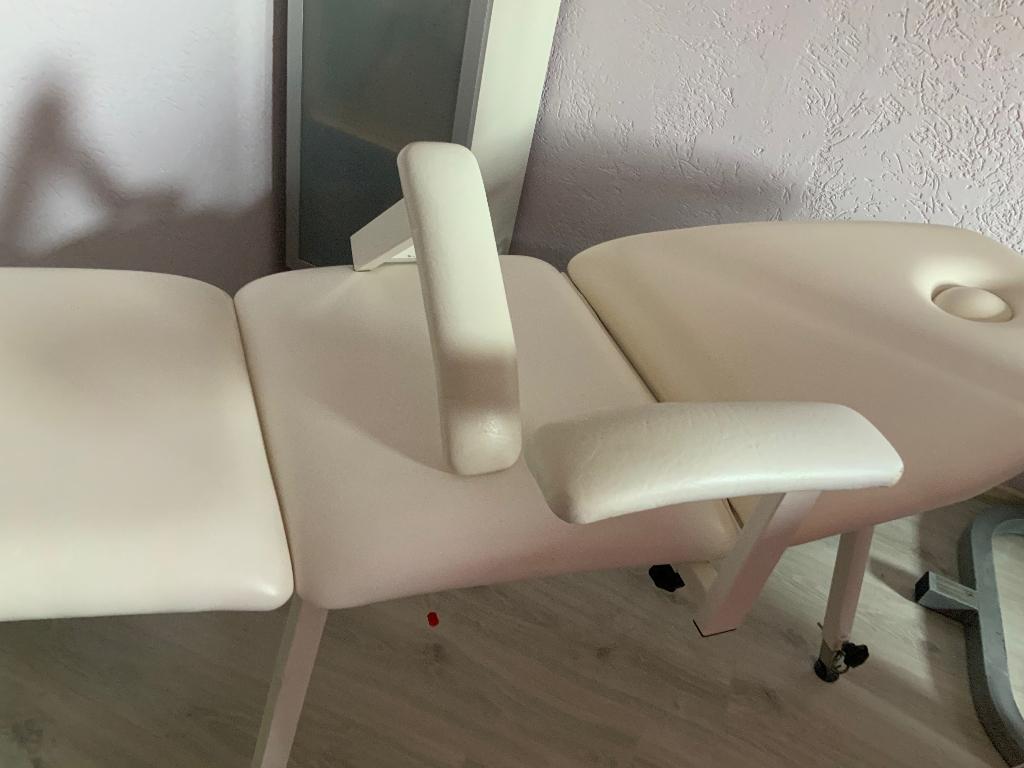 Behandelstoel, zo goed als nieuw, Ophalen, Zo goed als nieuw