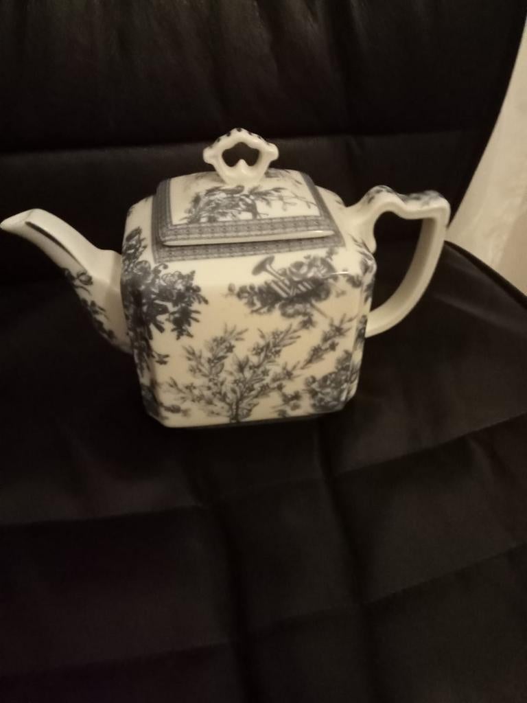 Theepot Meander, Antiek en Kunst, Ophalen