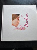 Cosmetica Boek - Parfum, Boeken, Ophalen of Verzenden, Zo goed als nieuw, Overige onderwerpen