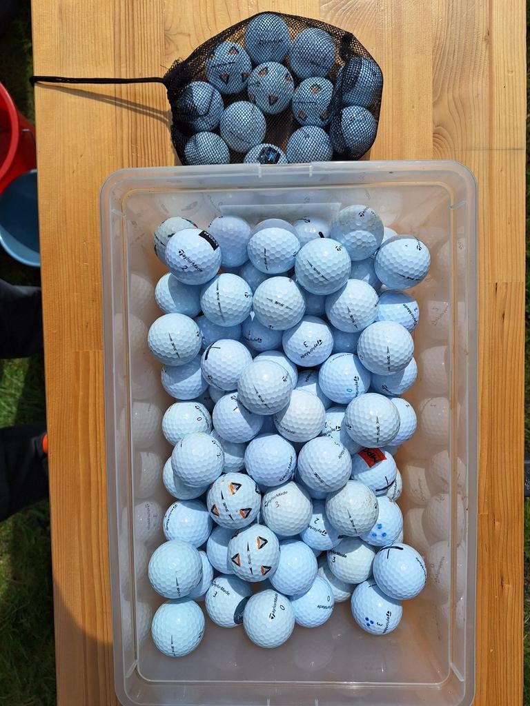 Golfballen Taylormade 100 stuks plus 8 TP5x., Ophalen of Verzenden, Gebruikt, Bal(len)
