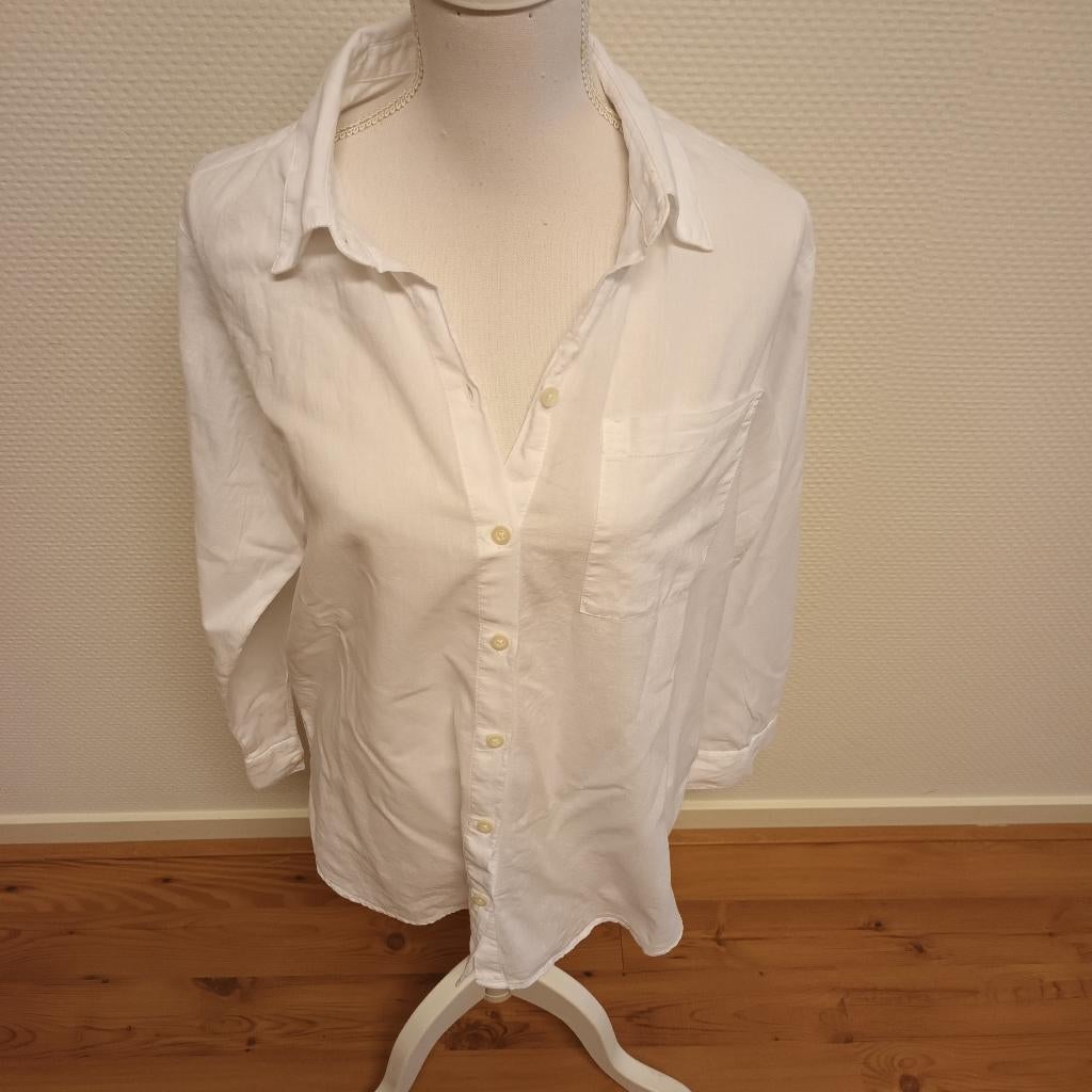 EVERME - Leuke witte blouse, maat 44., Kleding | Dames, Wit, Maat 42/44 (L), Ophalen of Verzenden, Zo goed als nieuw