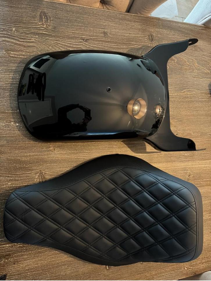 Harley softail breakout en rocker achter spatbord met zadel., Motoren, Onderdelen | Harley-Davidson, Nieuw, Ophalen of Verzenden