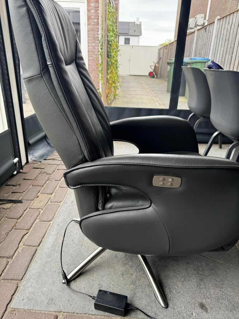 Lederen sta-op stoel - Donkergrijs met Chrome poten, Huis en Inrichting, Stoelen, Ophalen, Leer, Zo goed als nieuw, Eén