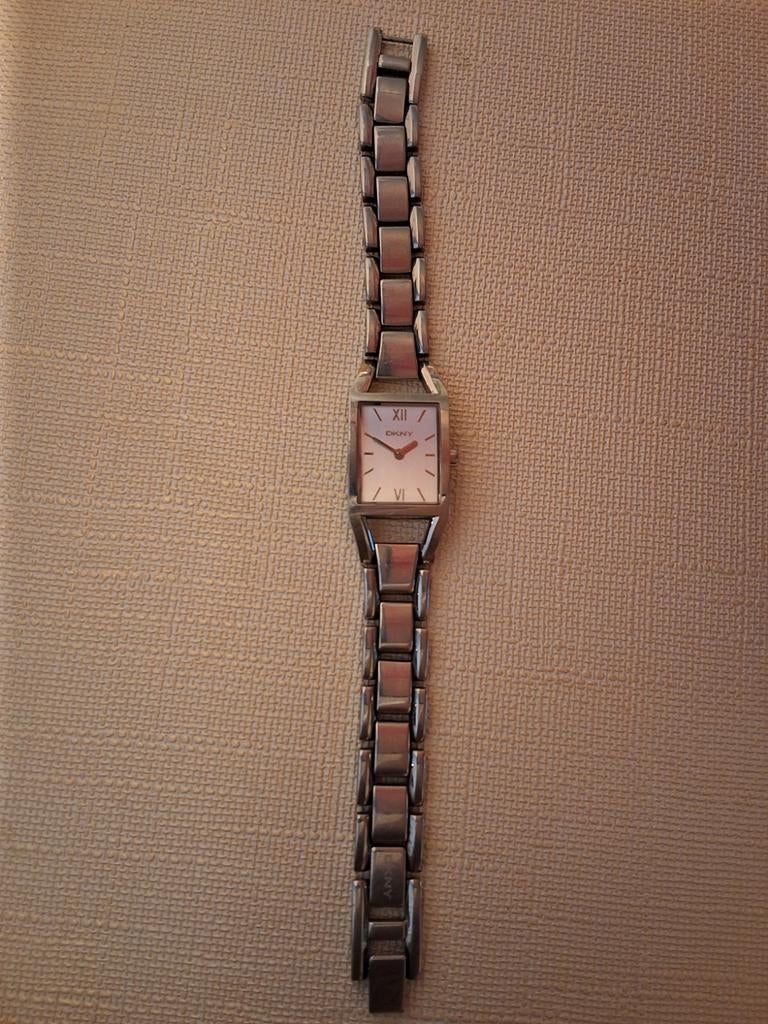 Origineel DKNY Horloge 3143 Waterbestendig 30M, Sieraden, Tassen en Uiterlijk, Horloges | Dames, Staal, Gebruikt, Staal, DKNY