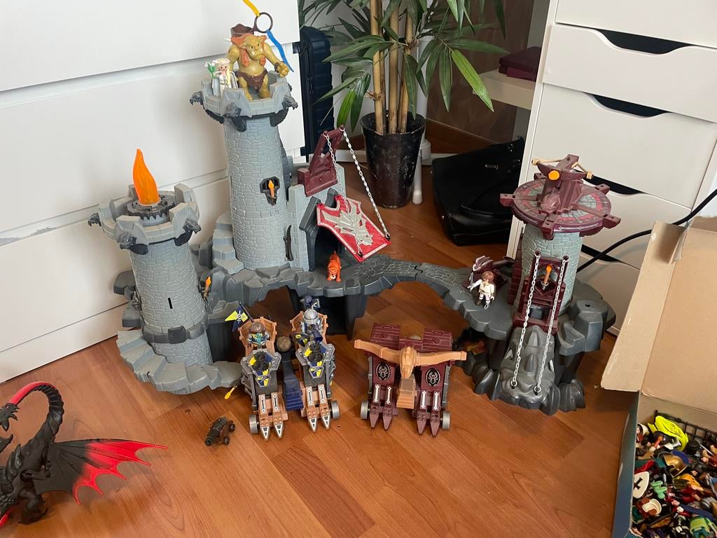 Playmobil Kasteel met extra's en figuren, Ophalen, Zo goed als nieuw, Complete set