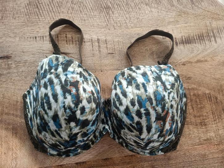 Prima donna bh madison 75 F ZGAN groen khaki 75F, Kleding | Dames, Ondergoed en Lingerie, BH, Groen, Ophalen of Verzenden