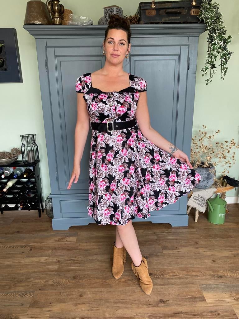 Jurk van Hearts & Roses in maat 36 t/m 46, Ophalen of Verzenden, Nieuw, Onder de knie