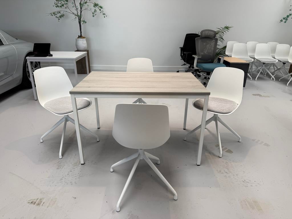 Eettafel met 4 draaistoelen merk Nolon, 5-delige set, Ophalen, 100 tot 150 cm, 50 tot 100 cm, Zo goed als nieuw