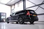 Volvo V60 2.0 T8 Recharge AWD R-Design | Massage | Stoelkoel, Automaat, Gebruikt, 4 cilinders, Zwart
