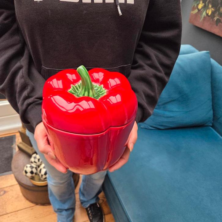 Supergrote Bordallo Pinheiro paprika terrine, Huis en Inrichting, Keuken | Servies, Zo goed als nieuw, Overige typen, Overige stijlen