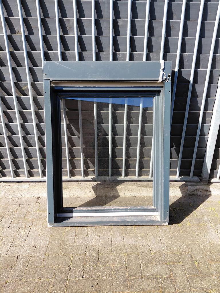 Raam kozijn Draad kiep met dubbel glas en rolluiken, Ophalen, Gevelraam of Ruit, Gebruikt, 80 tot 120 cm
