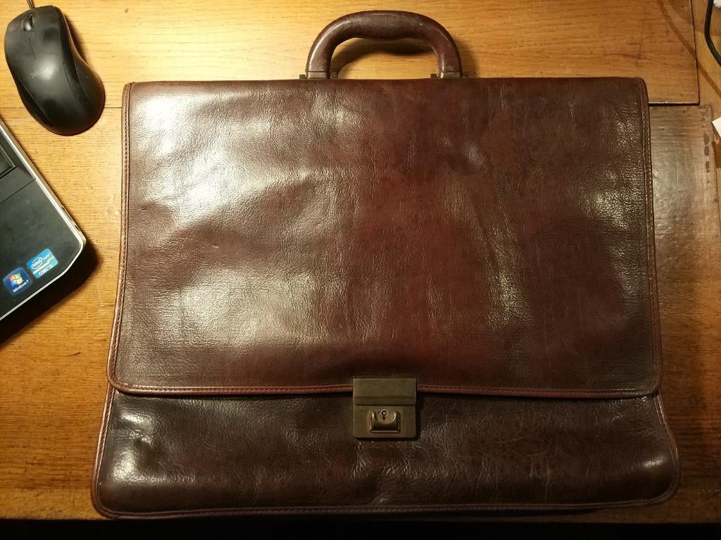 actetas laptop tas, Ophalen of Verzenden, 17 inch of meer, Zo goed als nieuw, Aktetas