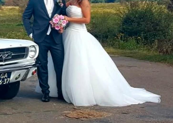 Prachtige Mark Lesley trouwjurk maat M, Kleding | Dames, Trouwkleding en Trouwaccessoires, Zo goed als nieuw, Trouwjurk, Wit, Ophalen