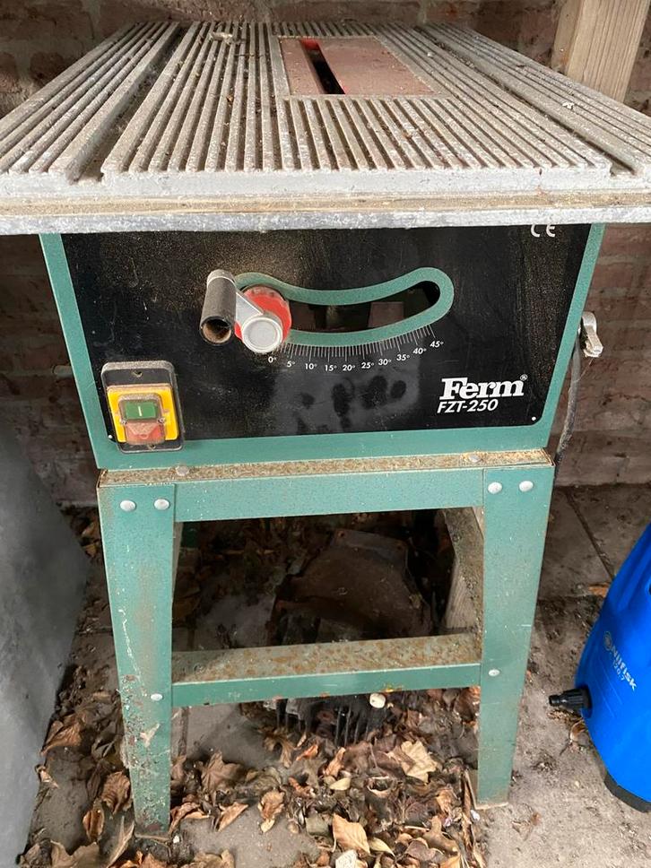 Ferm FZT-250 tafelzaag, Doe-het-zelf en Verbouw, Gereedschap | Zaagmachines, Gebruikt, Cirkelzaag, 1200 watt of meer, 70 mm of meer