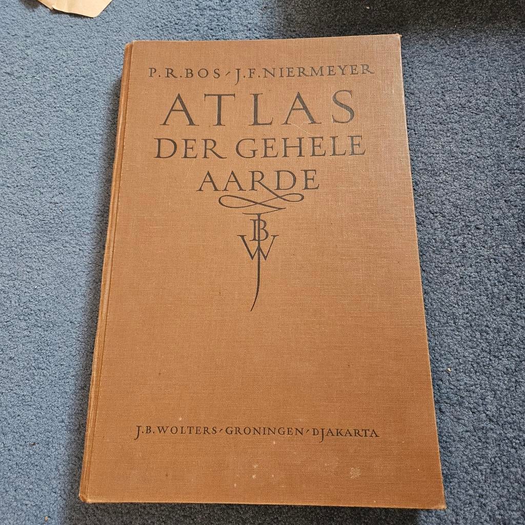 Atlas der gehele aarde, Gelezen, Overige atlassen, Ophalen of Verzenden, 1800 tot 2000