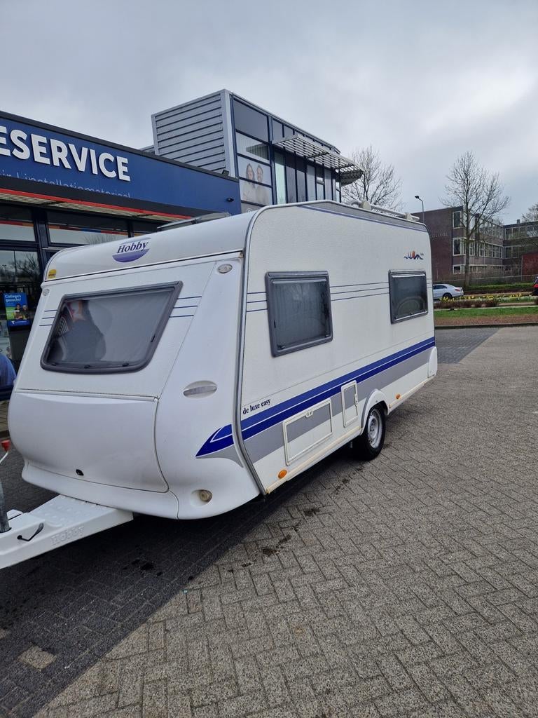 Hobby van 2006 Caravan met voortent, luifel en zijwanden, Caravans en Kamperen, Hobby, Treinzit, Dwarsbed, Particulier