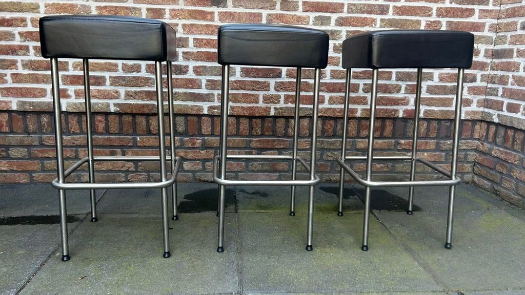 3 barkrukken, zwart met metalen stoelpoten, Huis en Inrichting, Ophalen, Zo goed als nieuw, Zwart, Metaal