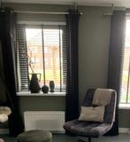 Zwarte in between gordijnen met scheepsringen, 4 meter breed, Huis en Inrichting, Stoffering | Gordijnen en Lamellen, Ophalen