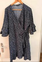 Te koop, overslag jurk met print, Ophalen of Verzenden, Zo goed als nieuw, Maat 46/48 (XL) of groter, Onder de knie