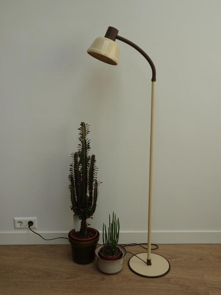 Space Age vloerlamp, bruine / beige seventies lamp, Huis en Inrichting, Lampen | Vloerlampen, Zo goed als nieuw, Ophalen