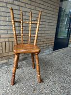 Door een vakkundig ambachtslid gemaakte houten stoel., Antiek en Kunst, Ophalen