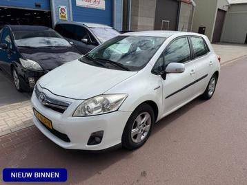 Toyota Auris 1.8 Full Hybrid 221.831km Navigatie APK 8-26 Me beschikbaar voor biedingen