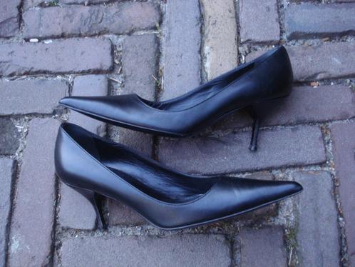 GRATIS VERZENDEN ZWARTE LUXE LEREN PRADA HAKKEN MT 36,5, Kleding | Dames, Schoenen, Zo goed als nieuw, Pumps, Zwart, Verzenden