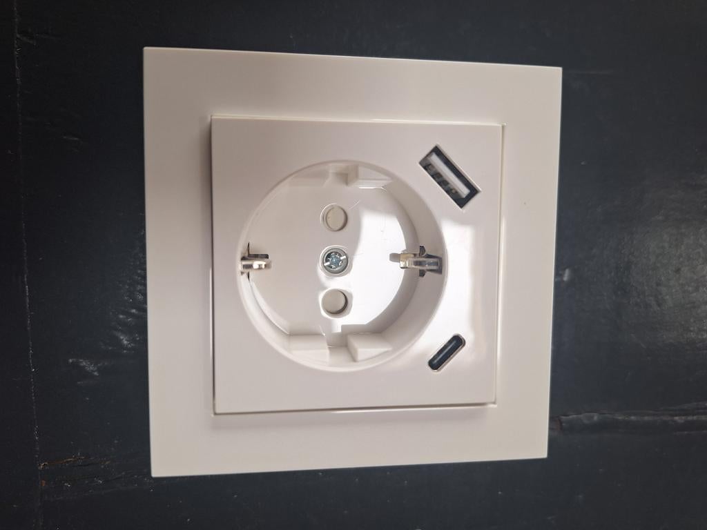 ProCharge Stopcontact 16A USB A + USB C max 18W 55x55mm, Doe-het-zelf en Verbouw, Elektra en Kabels, Nieuw, Stopcontact, Ophalen of Verzenden